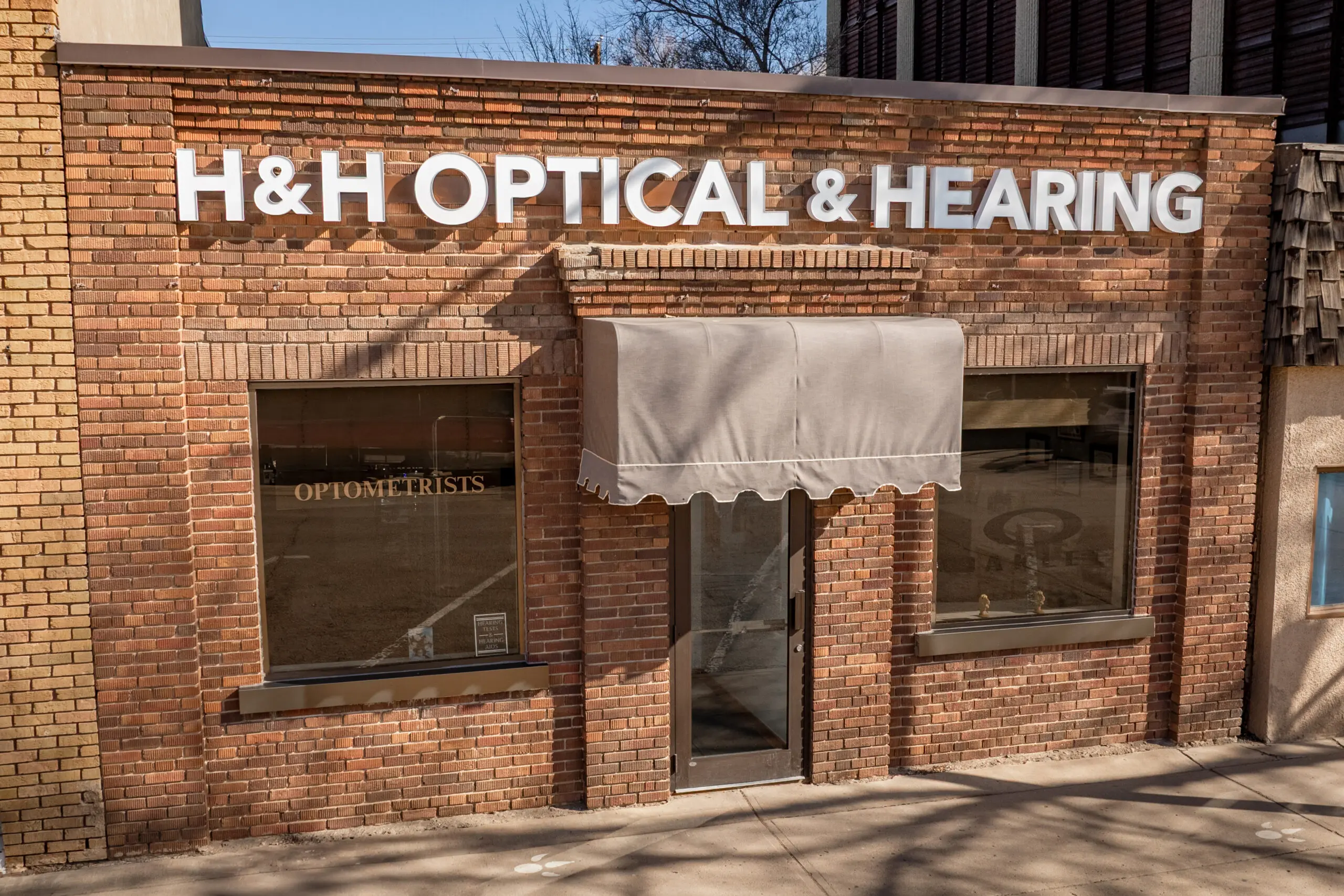 Front of H & H Optical and Hearing office building